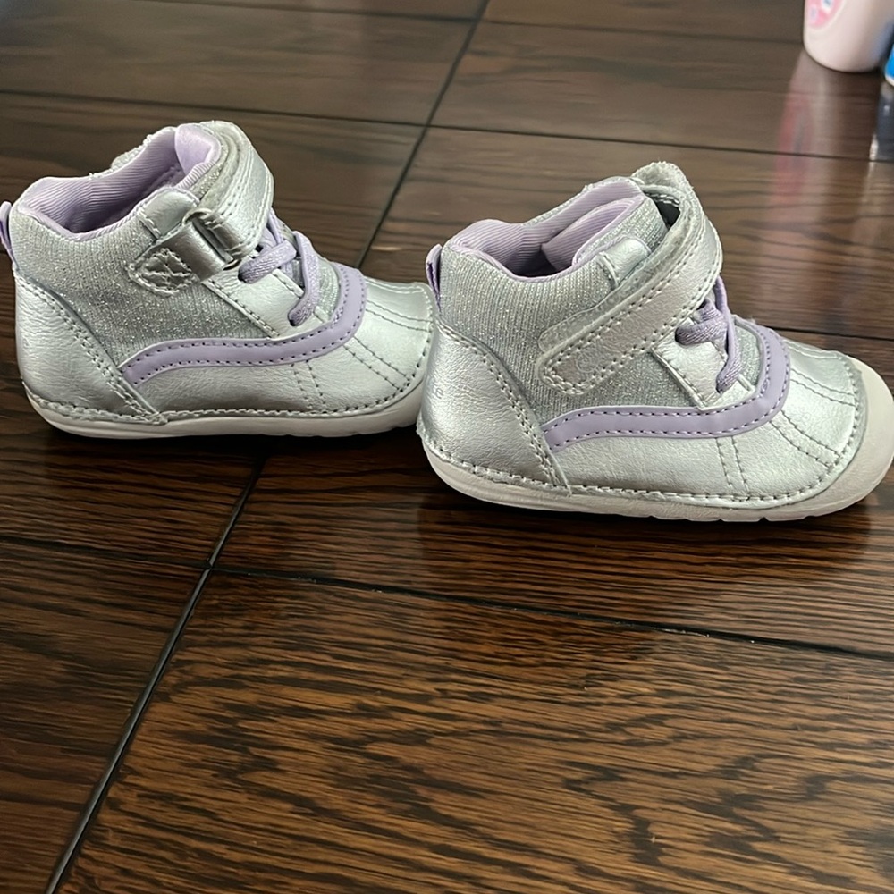 Stride Rite 4.5 medium toddler